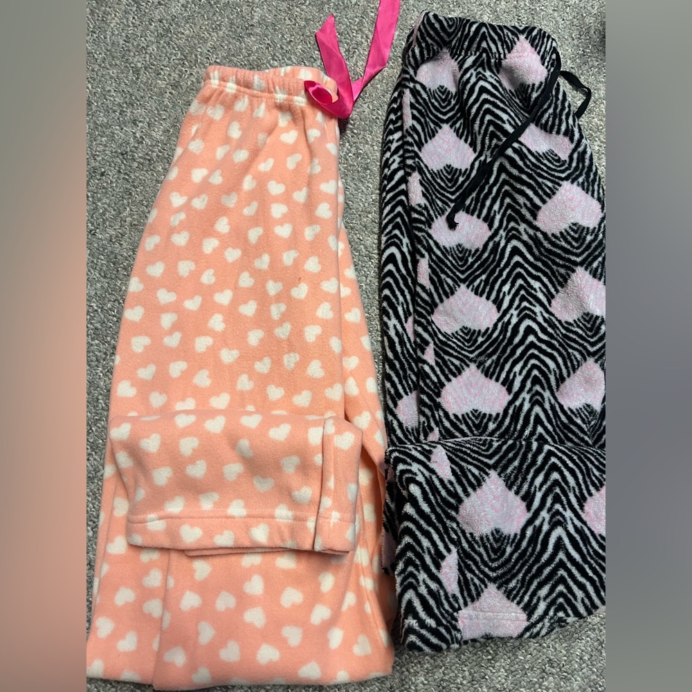 Ladies medium Pajamas Set - Pink and Black Heart Pattern